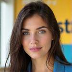 Portrait von Anna, einer entschlossenen und innovativen Frau.